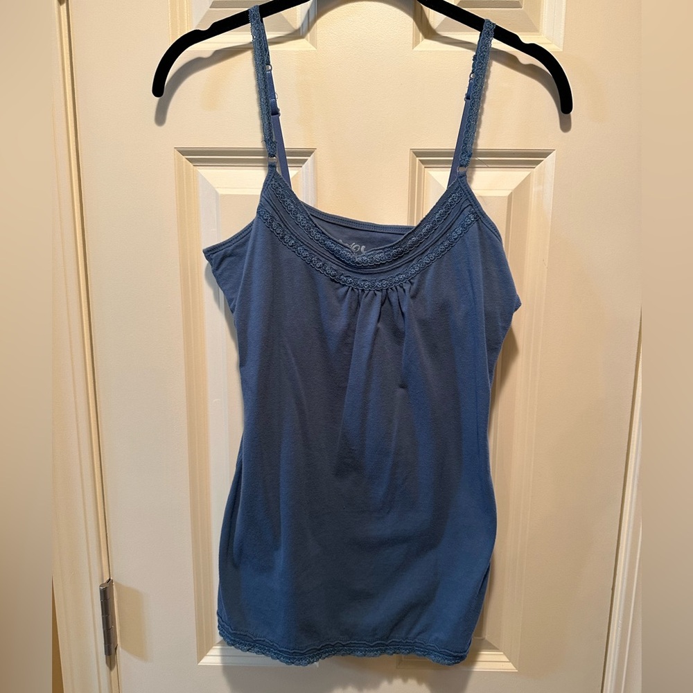 💥 $5 if bundled - Large Tank with cute detailing Shelf Bra SO wear it declare it